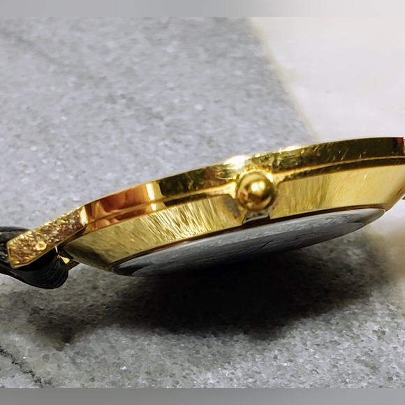 Movado 87-45-882, Museum dial w/original leather strap and clasp. - Picture 5 of 11